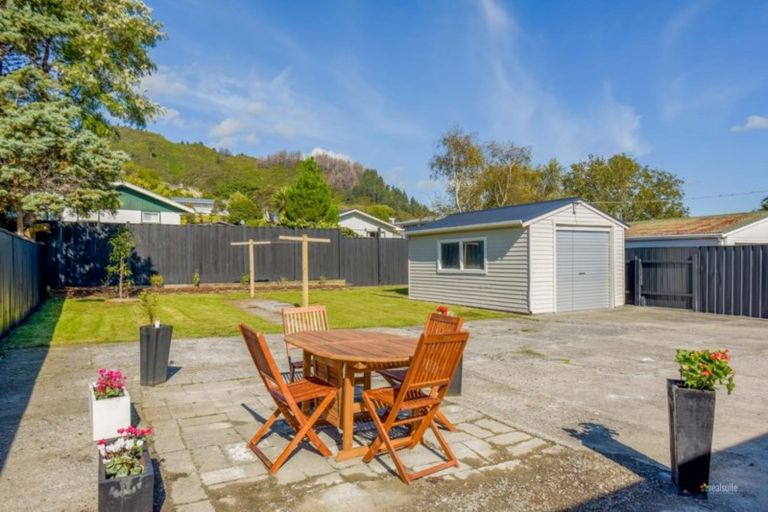 Photo of property in 14 Ruthven Road, Wainuiomata, Lower Hutt, 5014