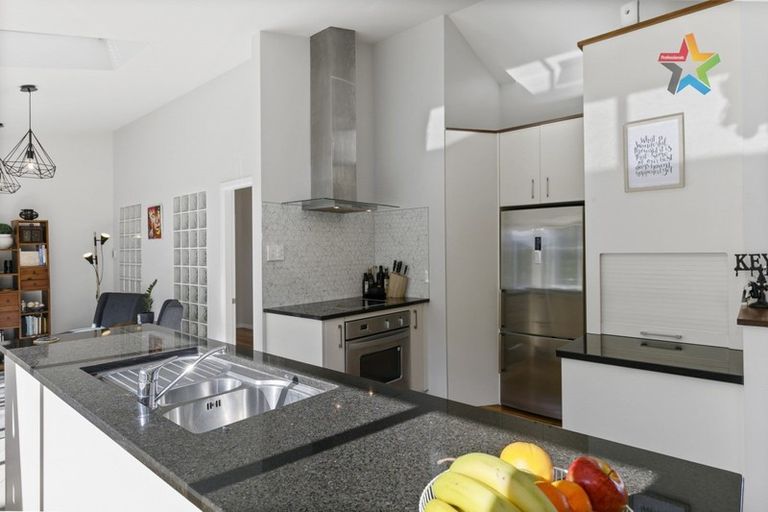 Photo of property in 14 Pomare Road, Tirohanga, Lower Hutt, 5010