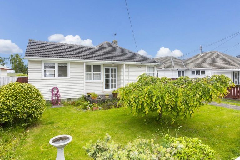 Photo of property in 35 Milton Street, Trentham, Upper Hutt, 5018