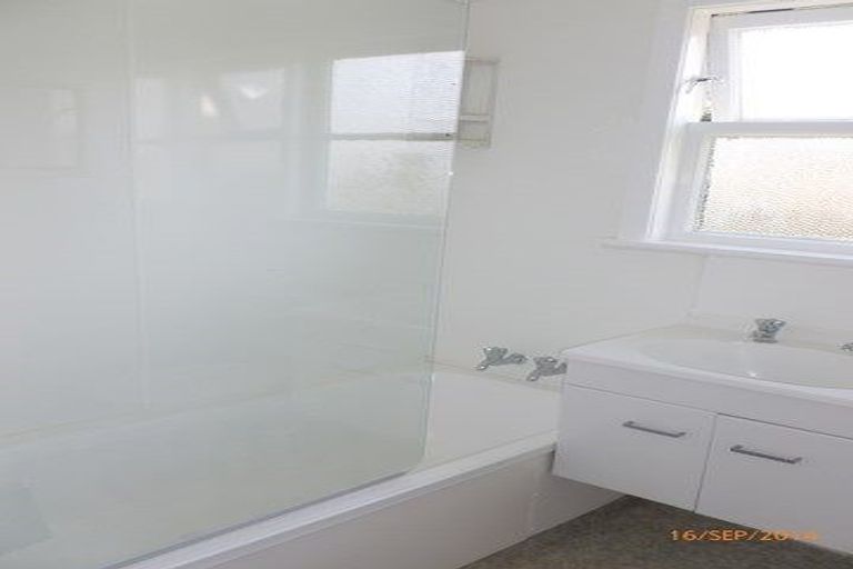 Photo of property in 1/12 Beauchamp Street, Tawa, Wellington, 5028