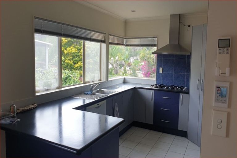 Photo of property in 12 Wheaton Place, Glen Eden, Auckland, 0602