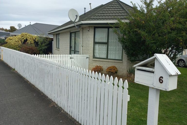 Photo of property in 6 Elizabeth Street, Palmerston North, 4410