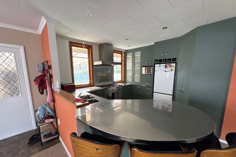 Photo of property in 18 Park Road, West End, Palmerston North, 4412