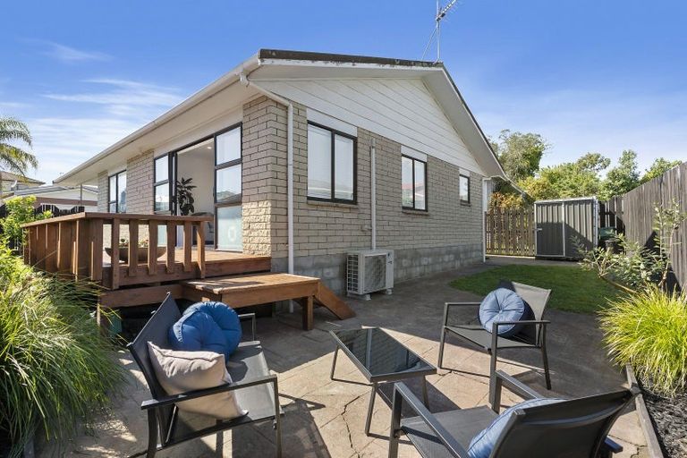 Photo of property in 2/74 Pah Road, Papatoetoe, Auckland, 2025