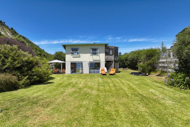 Photo of property in 20 Kahawai Street, Mahia, 4198