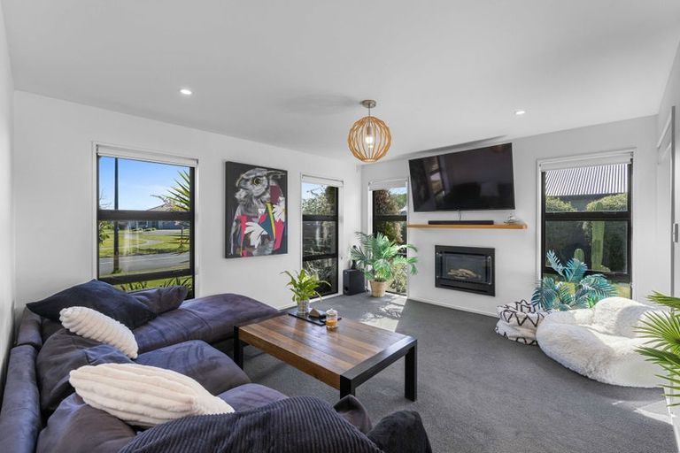 Photo of property in 32 Bronco Drive, Aidanfield, Christchurch, 8025
