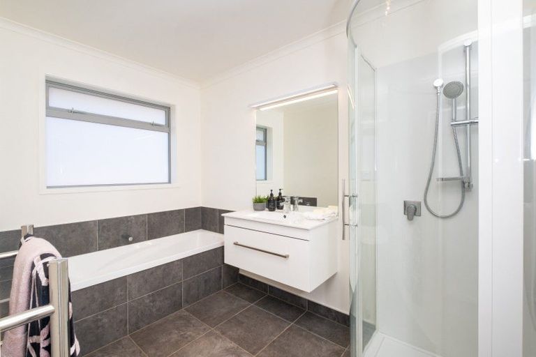 Photo of property in 5 Waitaha Place, Clive, 4102