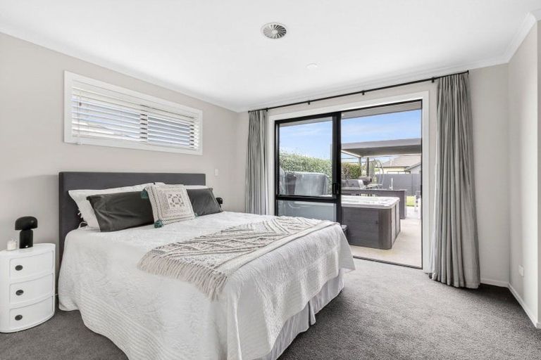 Photo of property in 15 Moemoea Place, Cambridge, 3434