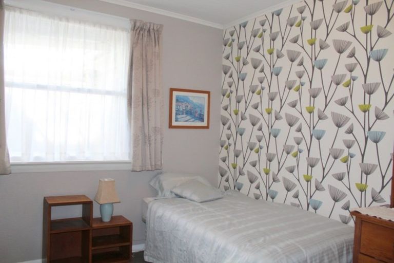 Photo of property in 2 Arthur Street, Holmes Hill, Oamaru, 9401