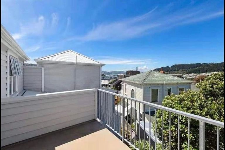 Photo of property in 8 Finlay Terrace, Mount Cook, Wellington, 6021