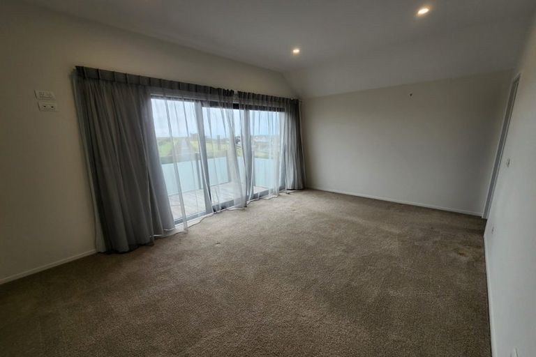 Photo of property in 30 Te Oneroa Way, Long Bay, Auckland, 0630