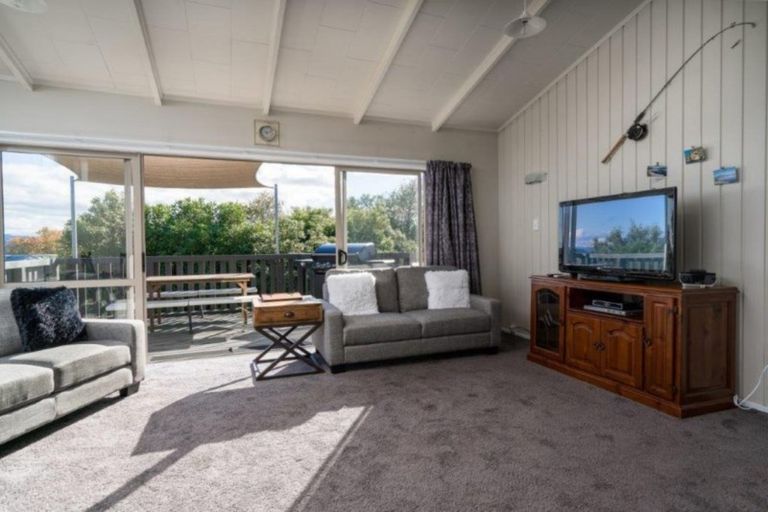 Photo of property in 28 Arrowsmith Avenue, Waipahihi, Taupo, 3330