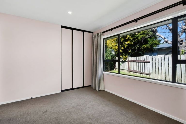 Photo of property in 323 Mangorei Road, Merrilands, New Plymouth, 4312