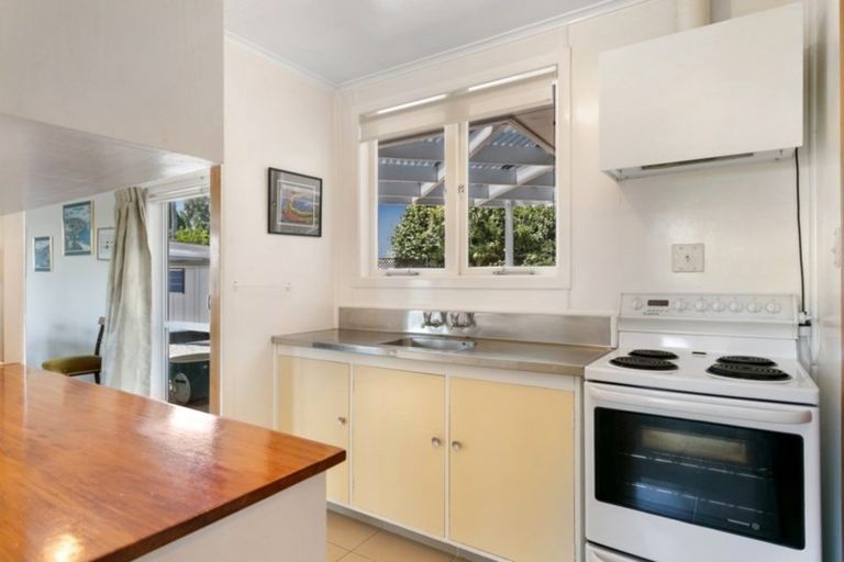 Photo of property in 34 Aubrey Crescent, Rainbow Point, Taupo, 3330