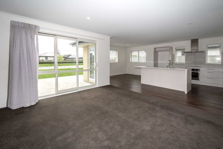 Photo of property in 31 Tara Crescent, Woodend, 7610