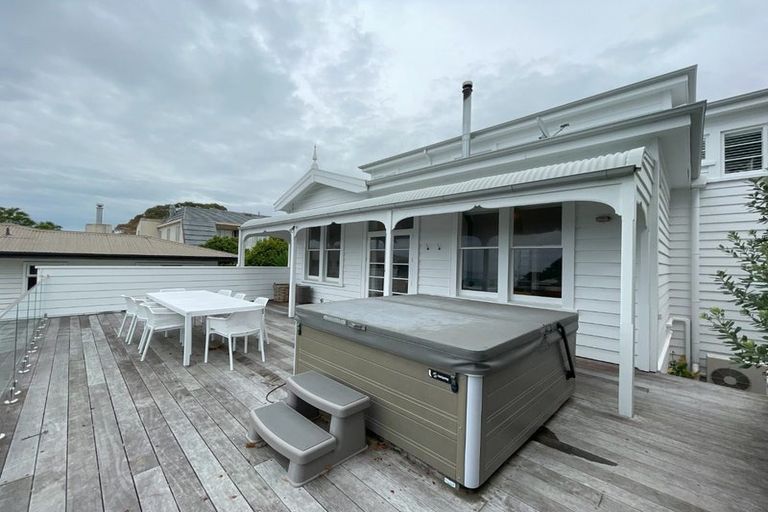 Photo of property in 11 Colenso Avenue, Hospital Hill, Napier, 4110
