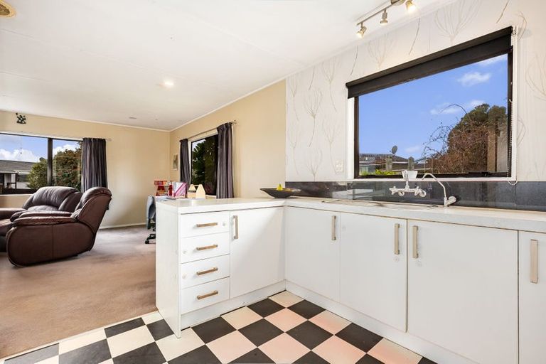 Photo of property in 14 Pukeko Street, Paraparaumu, 5032