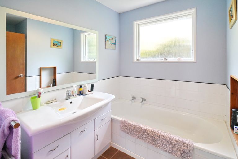 Photo of property in 9a Quinton Place, Bishopdale, Christchurch, 8053