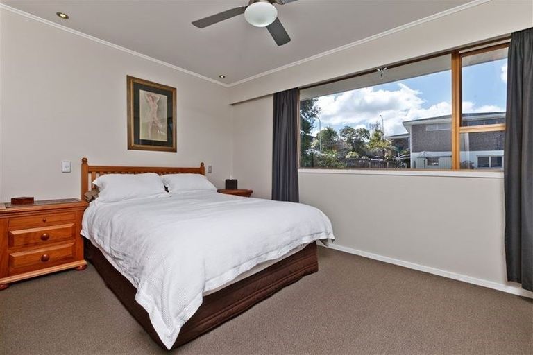 Photo of property in 4 Intrepid Place, Torbay, Auckland, 0630