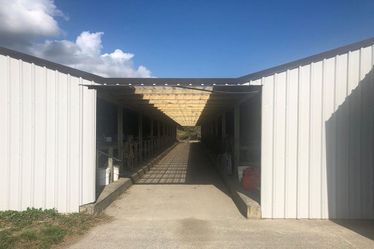 Photo of property in 921 Horseshoe Bush Road, Waitoki, Kaukapakapa, 0871