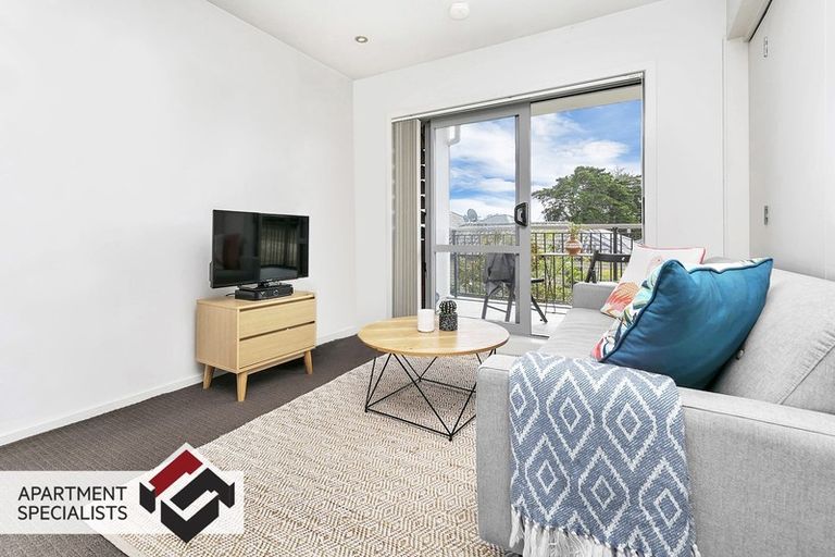 Photo of property in 7e/60 Masons Road, Oteha, Auckland, 0632