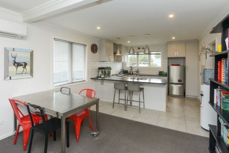 Photo of property in 12 O'connell Place, Havelock North, 4130