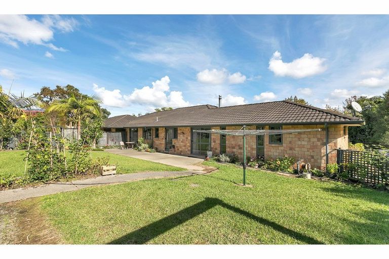 Photo of property in 14 Mcentee Road, Waitakere, Auckland, 0816