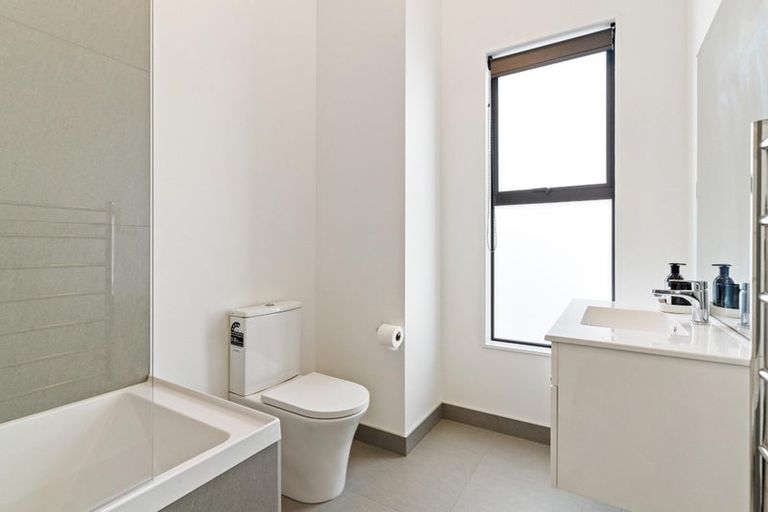 Photo of property in 6/82 East Coast Road, Milford, Auckland, 0620