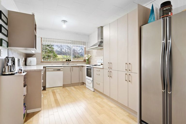 Photo of property in 118 Motu Road, Kumeu, 0891