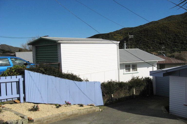 Photo of property in 118 Coast Road, Wainuiomata, Lower Hutt, 5014