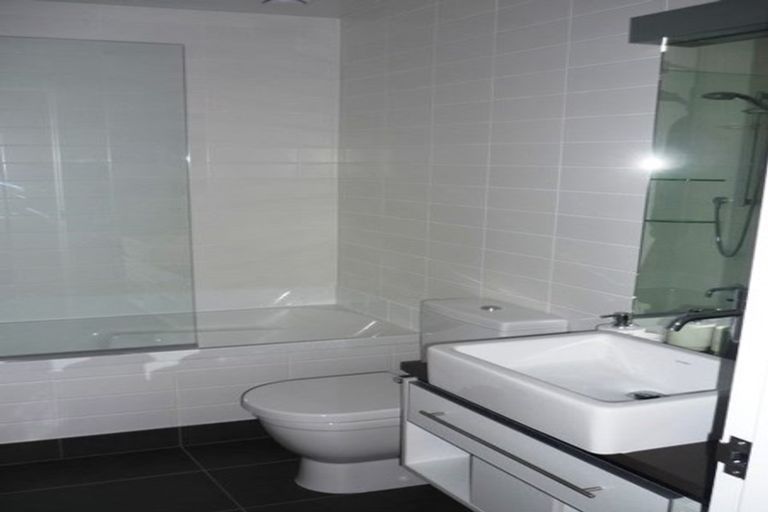 Photo of property in Patent 326 Apartments, 326 Evans Bay Parade, Hataitai, Wellington, 6021