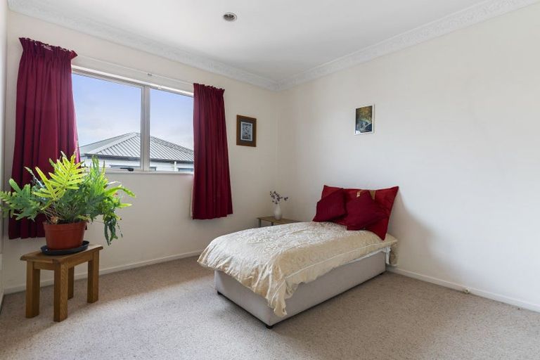 Photo of property in 64 Whitford Road, Botany Downs, Auckland, 2014