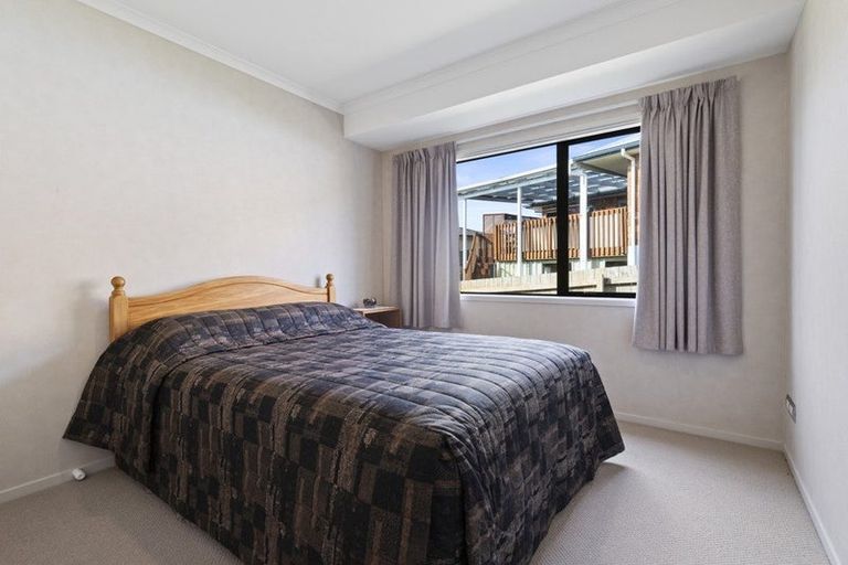 Photo of property in 54 Puriri Road, Pukekohe, 2120