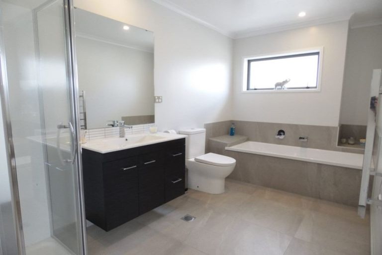 Photo of property in 32 Chaffinch Road, Hobsonville, Auckland, 0616