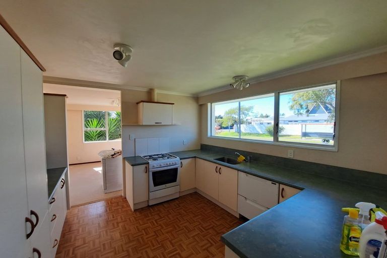 Photo of property in 56 Nevada Drive, Merrilands, New Plymouth, 4312