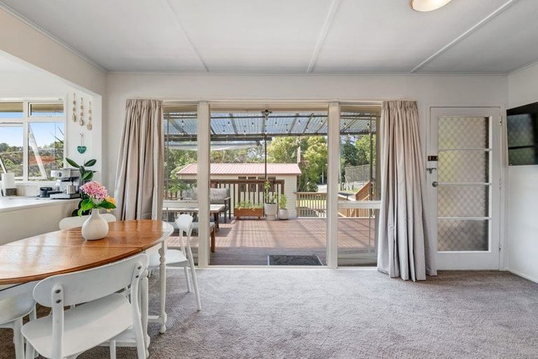 Photo of property in 1/50 Kaipatiki Road, Glenfield, Auckland, 0629