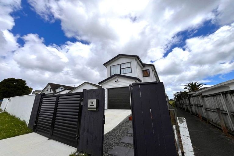 Photo of property in 58a De Quincey Terrace, Highland Park, Auckland, 2010