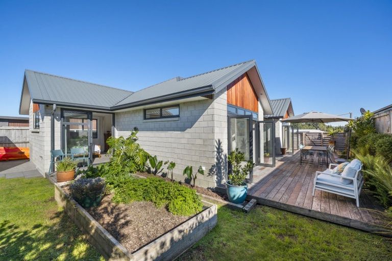 Photo of property in 22 Penetaka Heights, Pyes Pa, Tauranga, 3112