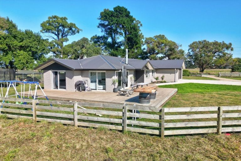 Photo of property in 1065h No 2 Line, Fordell, 4572