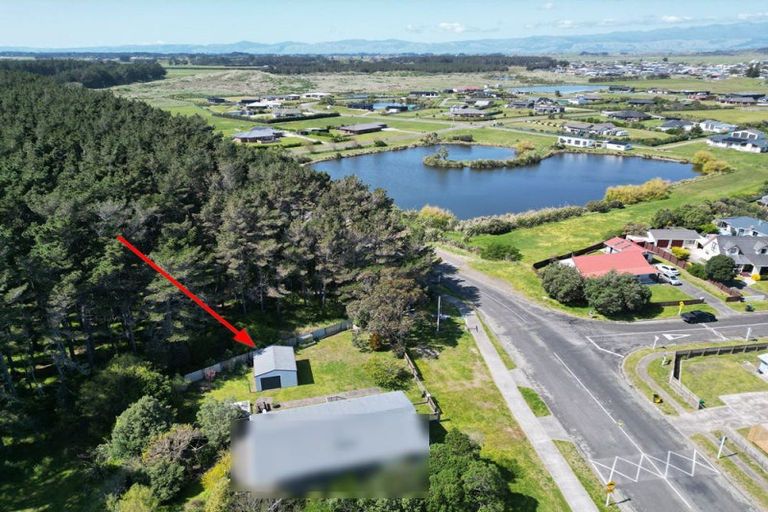 Photo of property in 29 Cousins Avenue East, Foxton Beach, Foxton, 4815
