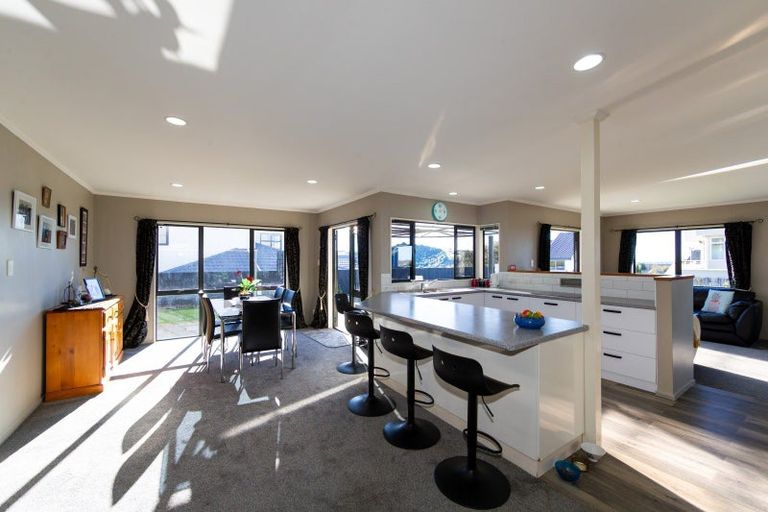 Photo of property in 84 Churchill Drive, Taradale, Napier, 4112