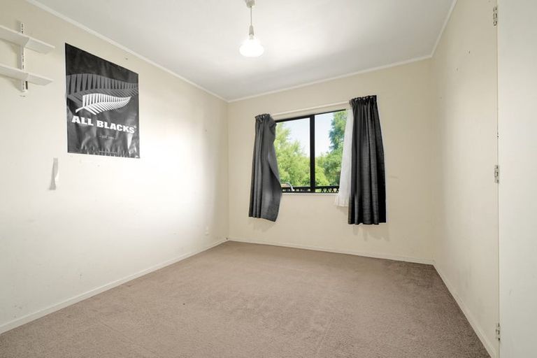 Photo of property in 1/76 Chilcott Road, Henderson, Auckland, 0612