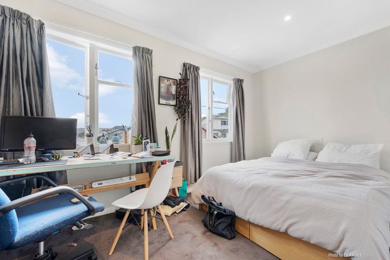 Photo of property in 2 Levy Street, Mount Victoria, Wellington, 6011