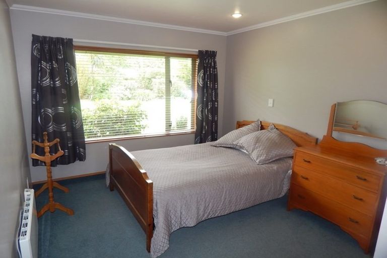 Photo of property in 43 Kew Road, Westport, 7825