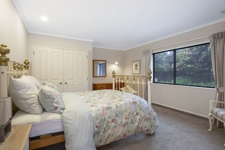 Photo of property in 12 Papawai Grove, Waikanae, 5036