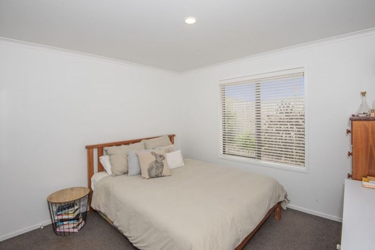 Photo of property in 12 Kowi Lakes Drive, One Tree Point, 0118