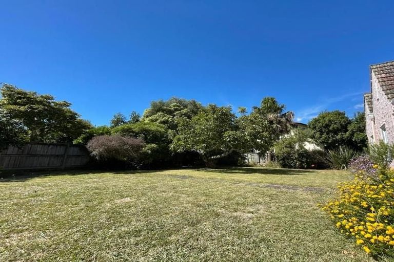 Photo of property in 40 Matai Road, Greenlane, Auckland, 1051