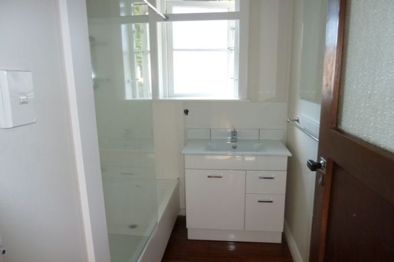 Photo of property in 1/8 Paeroa Street, Riccarton, Christchurch, 8041