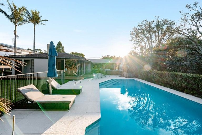 Photo of property in 18b Stratford Avenue, Milford, Auckland, 0620