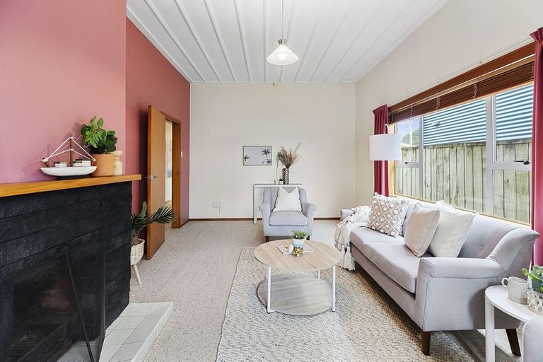 Photo of property in 52 Steyne Avenue, Plimmerton, Porirua, 5026